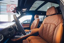 بی ئێم دەبڵیو X7